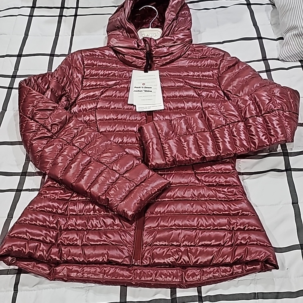 * NWT Lululemon Pack It Down Jacket in Chianti Spring Size 4 Goose Down